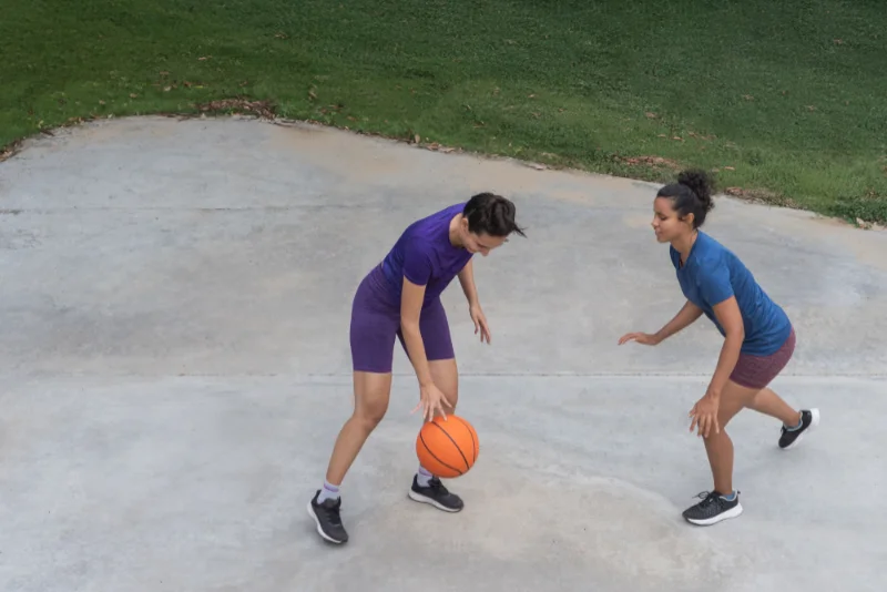 7 Teknik Dribble Basket Penting untuk Pemula Biar Nggak Kaku