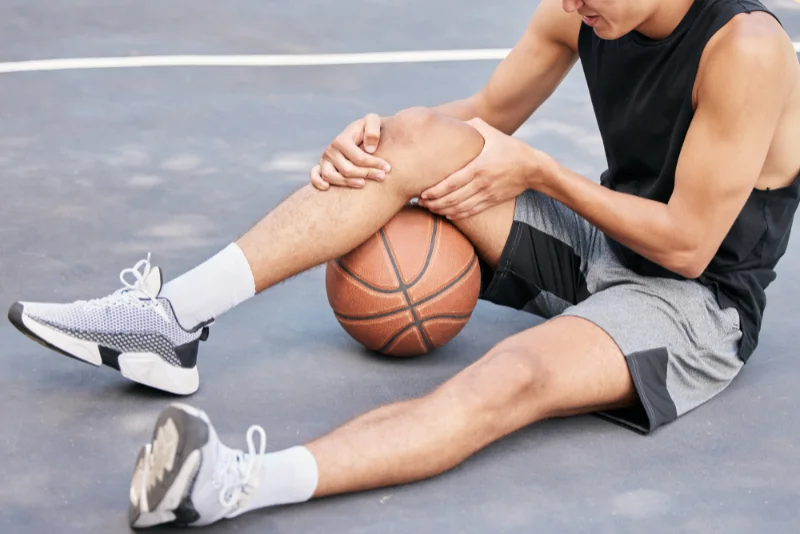 Cara Menghindari Cedera Saat Main Basket Biar Tetap Aman