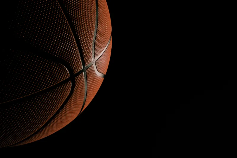 Review Bola Basket Molten vs Spalding Pilih yang Paling Pas